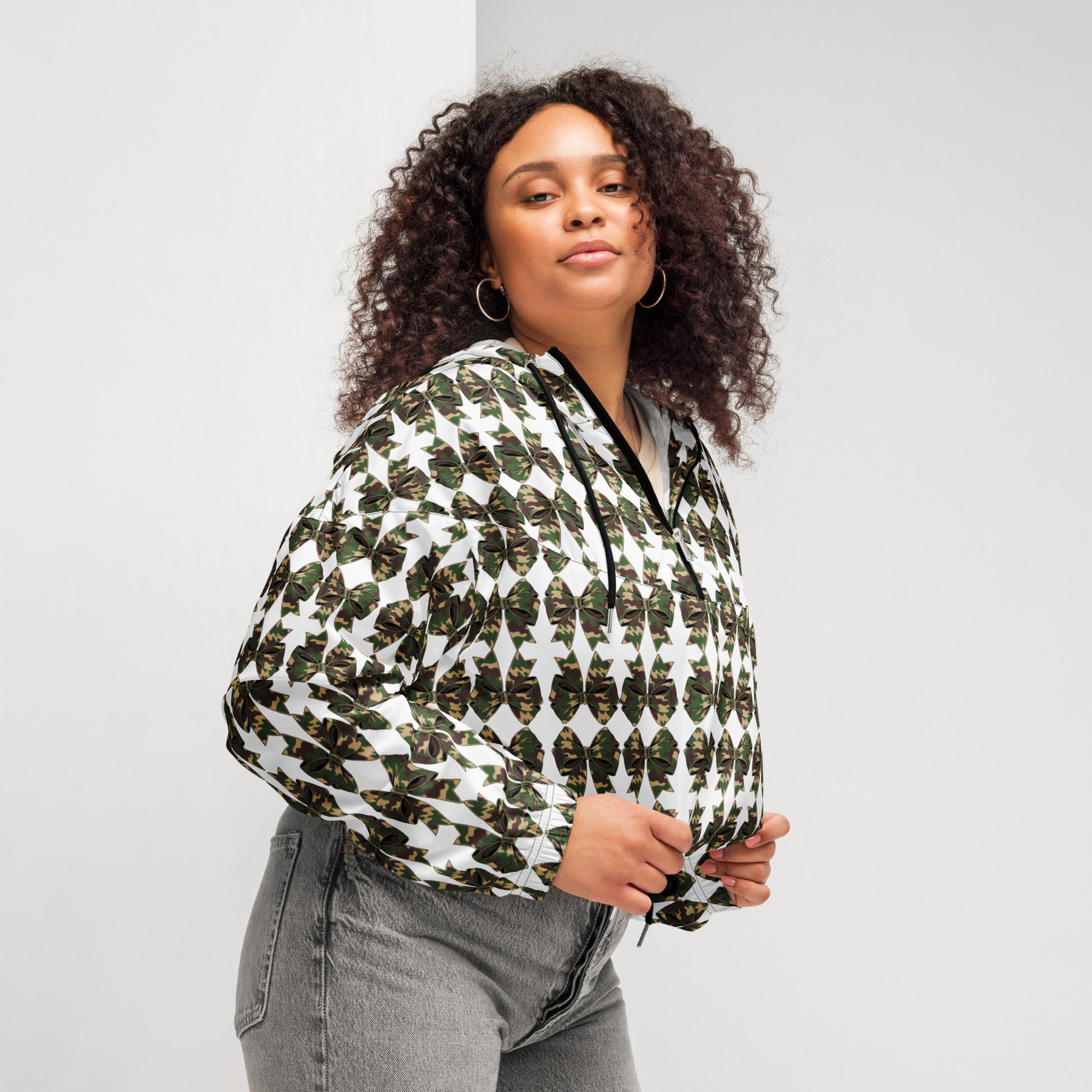 Camouflage women’s cropped windbreaker